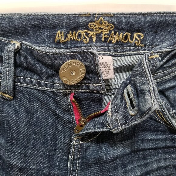 Almost Famous jeans 0 distressed whiskered stretch low rise waist denim grunge - Picture 9 of 15